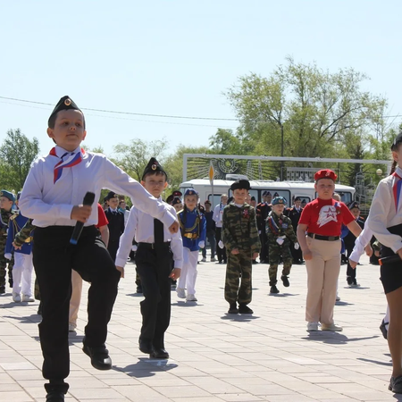 Областной смотр конкурс " Бравые солдаты с песнею идут".