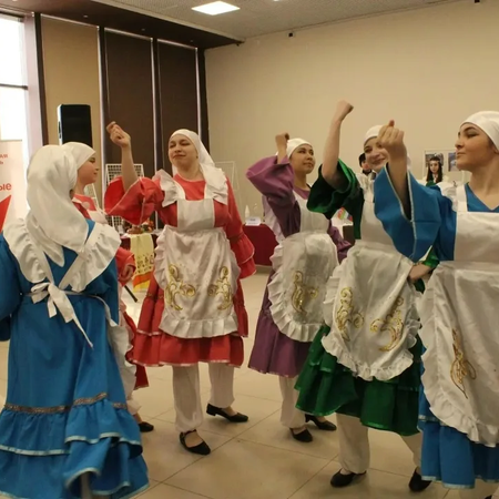 "Быть Первыми! Быть едиными!"