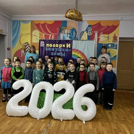 В ЦДТ «Радуга» ГБОУ СОШ № 1 г. Нефтегорска начала свою работу районная выставка декоративно-прикладного творчества «Подарки зимушки-зимы».