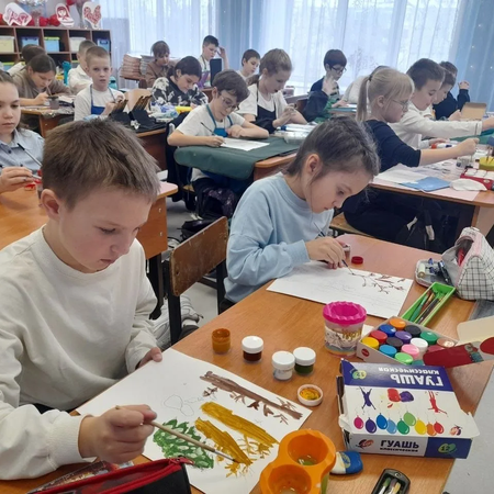 Подготовка к районной выставке декоративно-прикладного Творчества «Подарки зимушки- зимы».