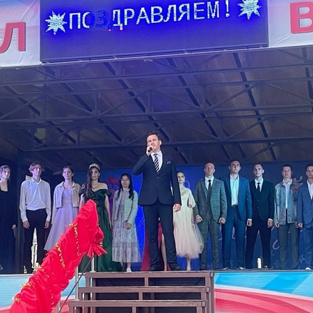 Районный выпускной бал "Алые паруса" - праздник молодости и новых возможностей!