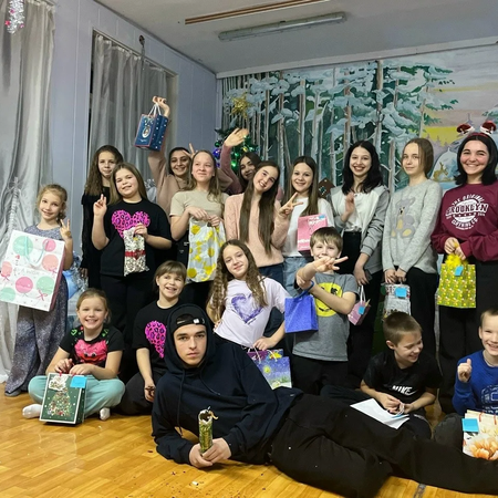 "Новогодние забавы".