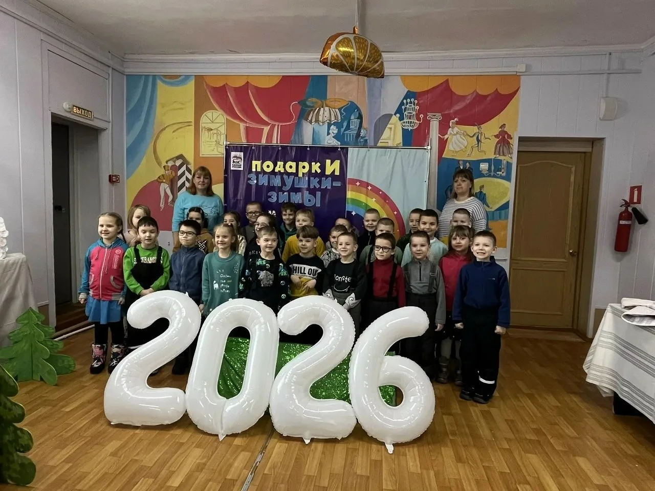 В ЦДТ «Радуга» ГБОУ СОШ № 1 г. Нефтегорска начала свою работу районная выставка декоративно-прикладного творчества «Подарки зимушки-зимы».