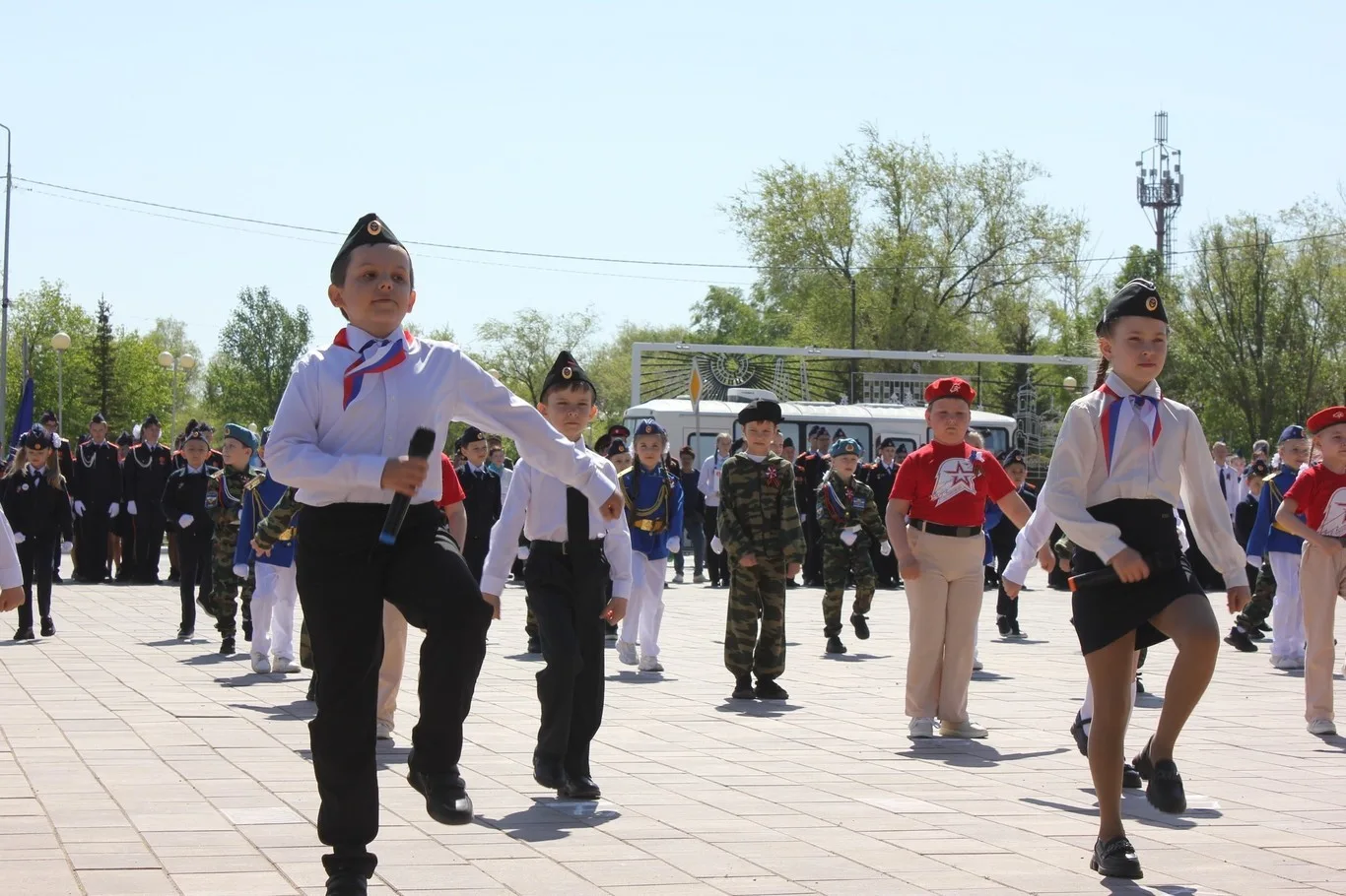 Областной смотр конкурс " Бравые солдаты с песнею идут".