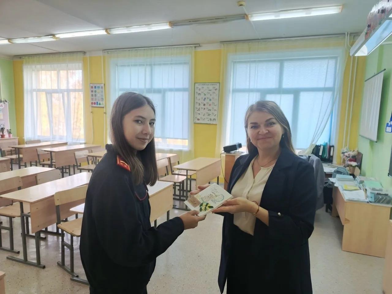 АКЦИЯ ПОЗДРАВЬ УЧИТЕЛЯ!