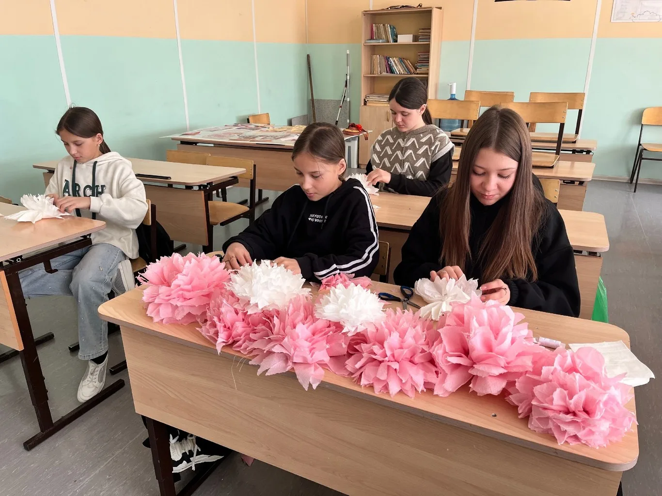 Есть в марте день особенный!