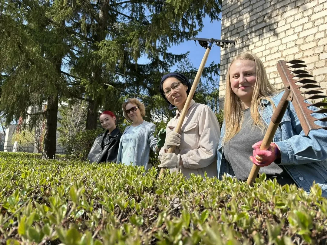 Отличный субботник в ЦДТ «Радуга»!