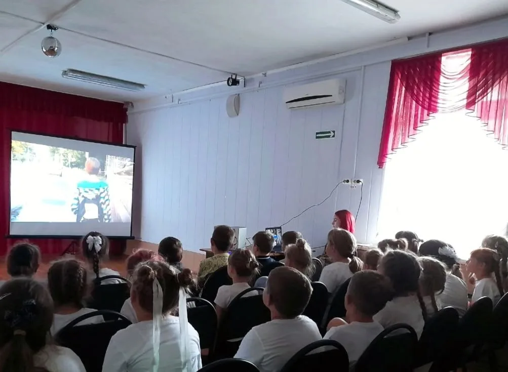 В Центре прошла  профилактическая  беседа «Безопасный путь до «Радуги».