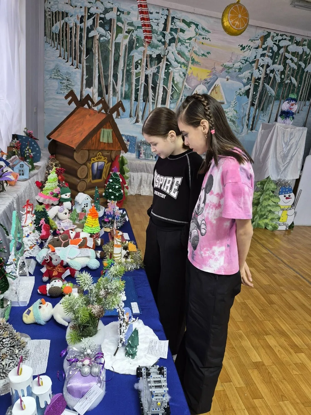 ️Выставка ️"Подарки зимушки-зимы"